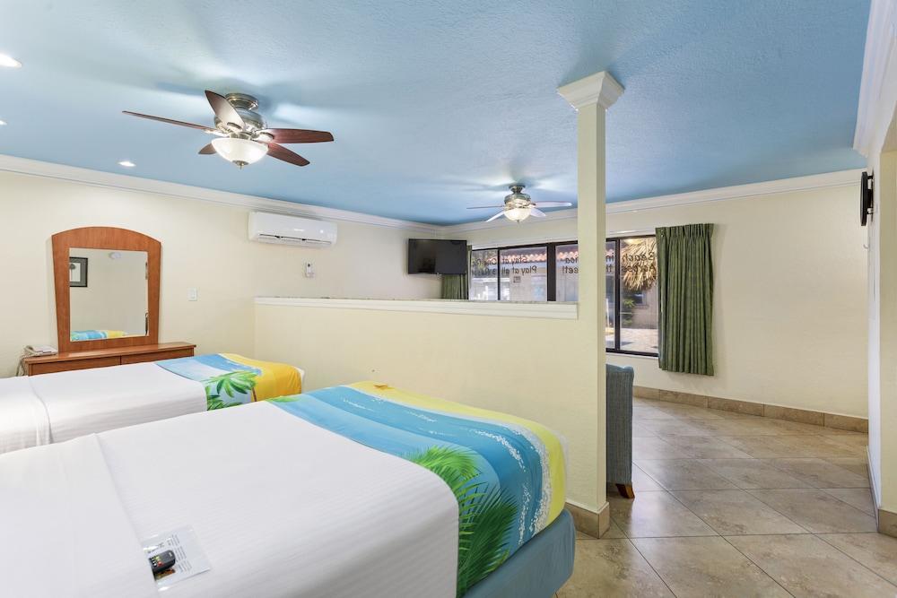 Bayview Plaza Waterfront Resort photo 9