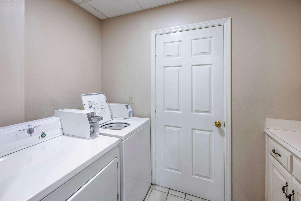 Best Western Spring Hill Inn & Suites photo 30