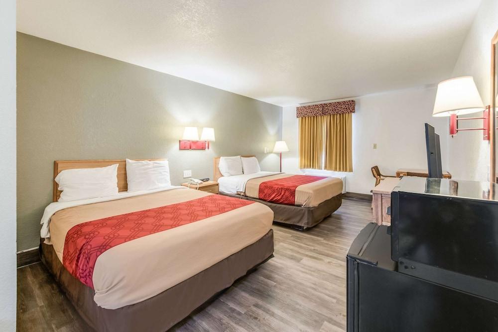 Econo Lodge Truman Inn photo 21