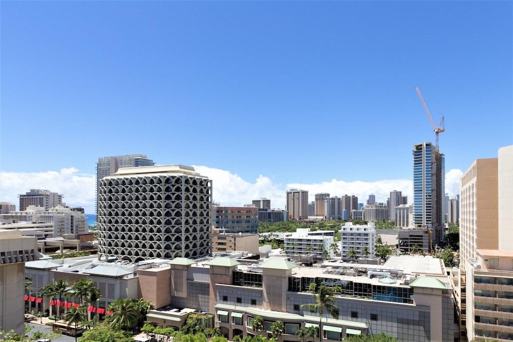 Waikiki Place - the Place to be in Waikiki photo 44