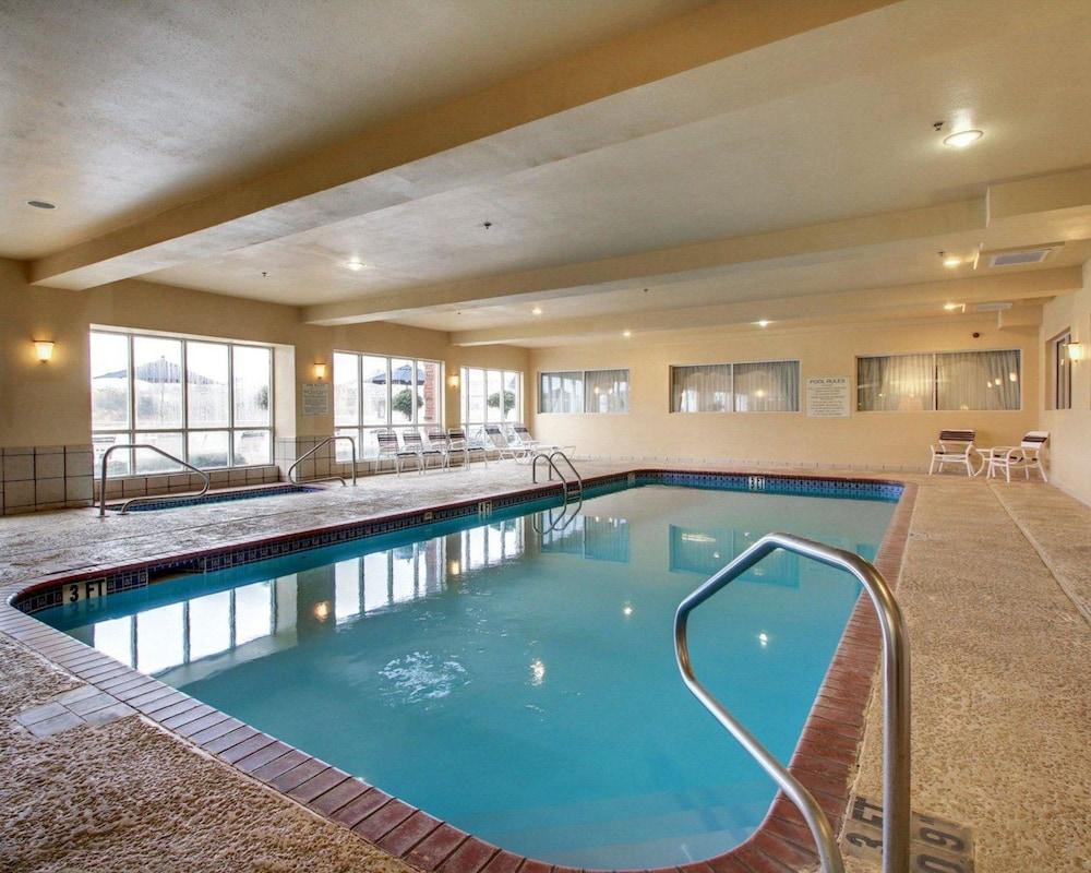 Clarion Suites Vidalia Riverfront photo 16