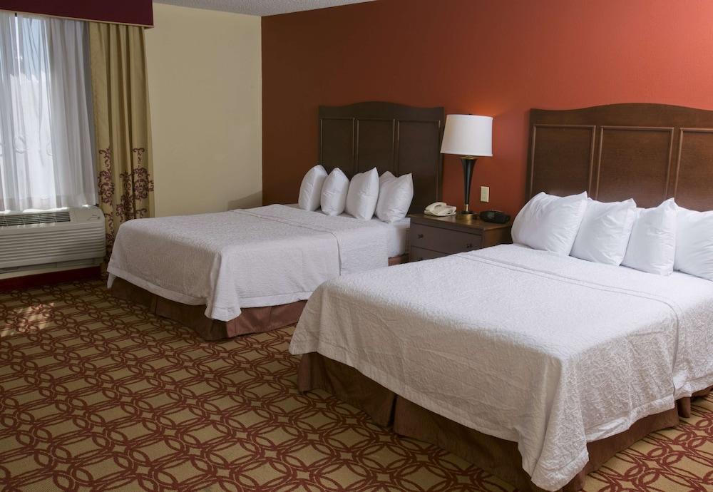 Hampton Inn & Suites Wiggins photo 7