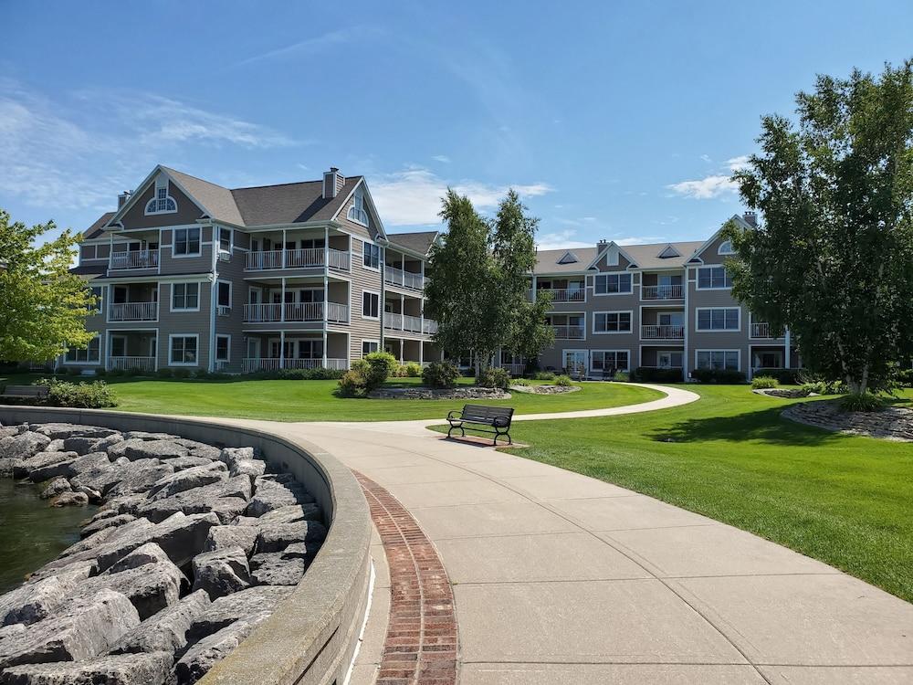 Bridgeport Waterfront Resort photo 94