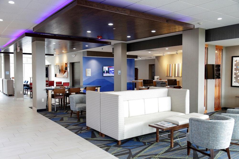 Holiday Inn Express & Suites Alabaster by IHG photo 10