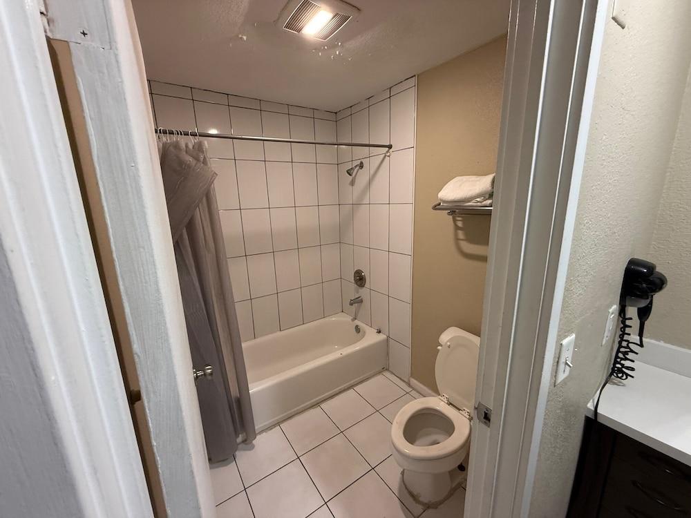 Fairbridge Inn & Suites Richmond Hill photo 26