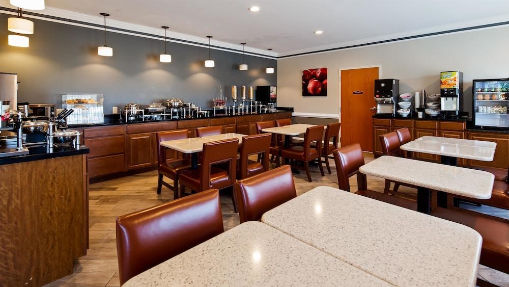 Best Western Denton Inn photo 12