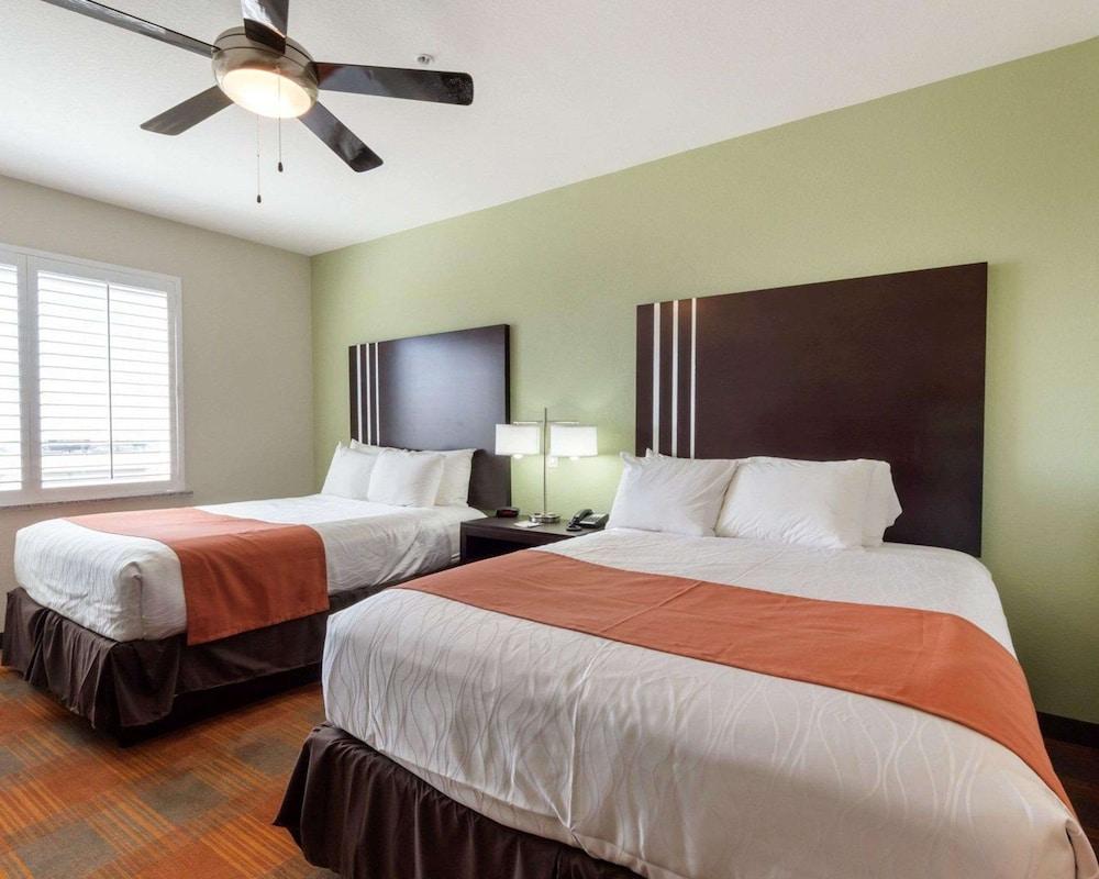 Garner Hotel Victoria - East by IHG photo 5