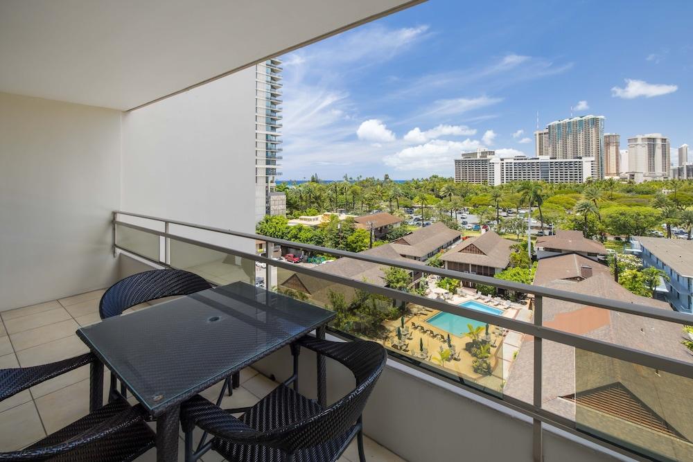 Regency on Beachwalk Waikiki by OUTRIGGER photo 23