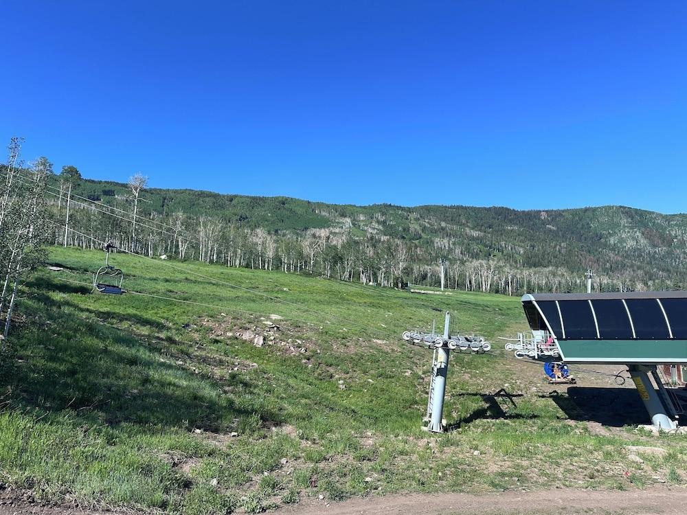Slopeside photo 27