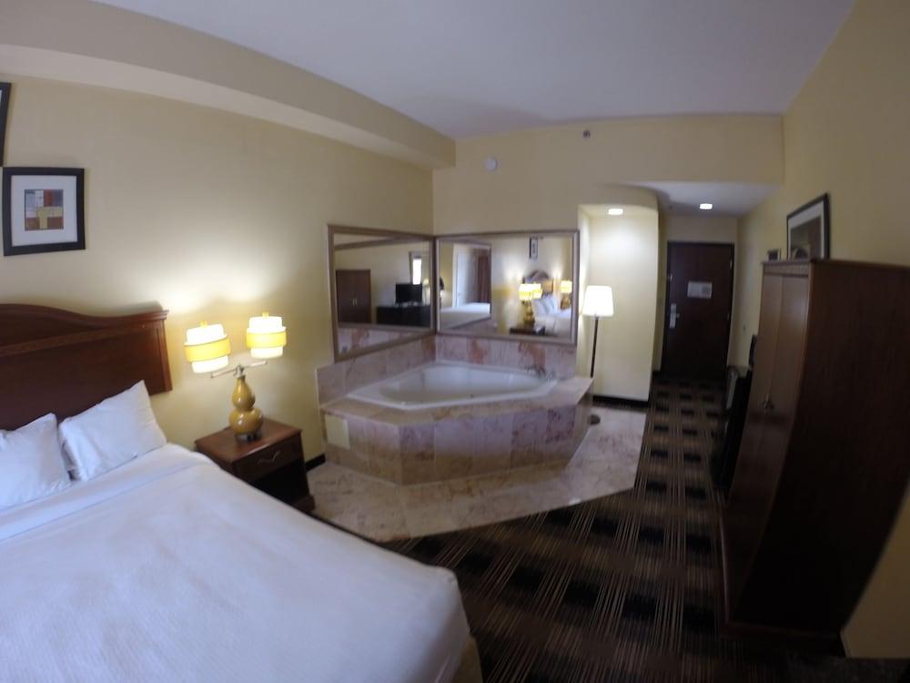 Jameson Inn and Suites Riverdale photo 33