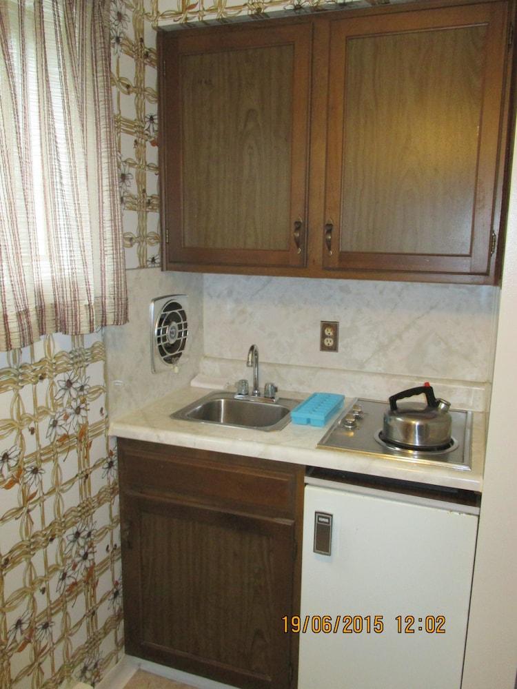Long Beach Motor Inn photo 11