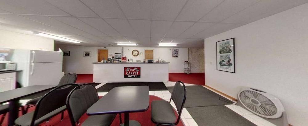 Red Carpet Motel photo 1