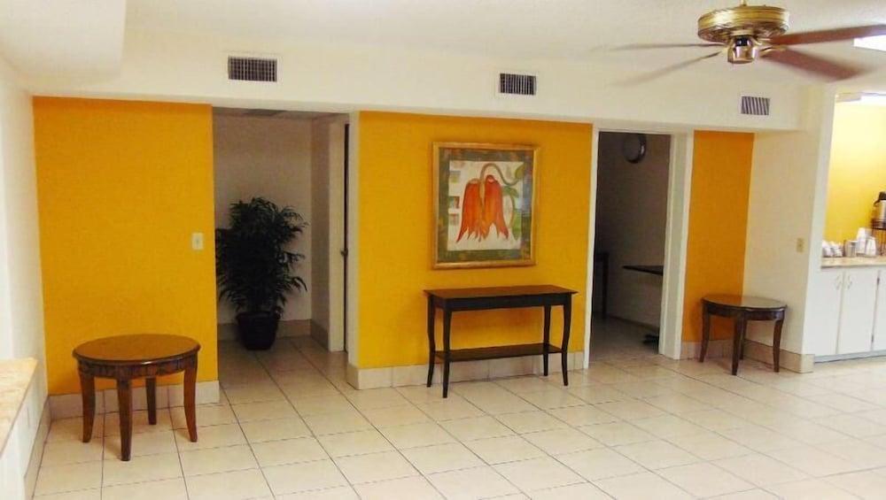 Days Inn & Suites by Wyndham Brewton photo 31