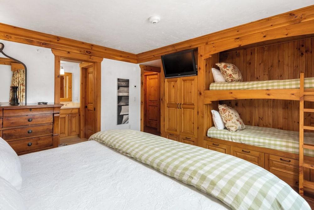 Christiania Condos - CoralTree Residence Collection photo 11