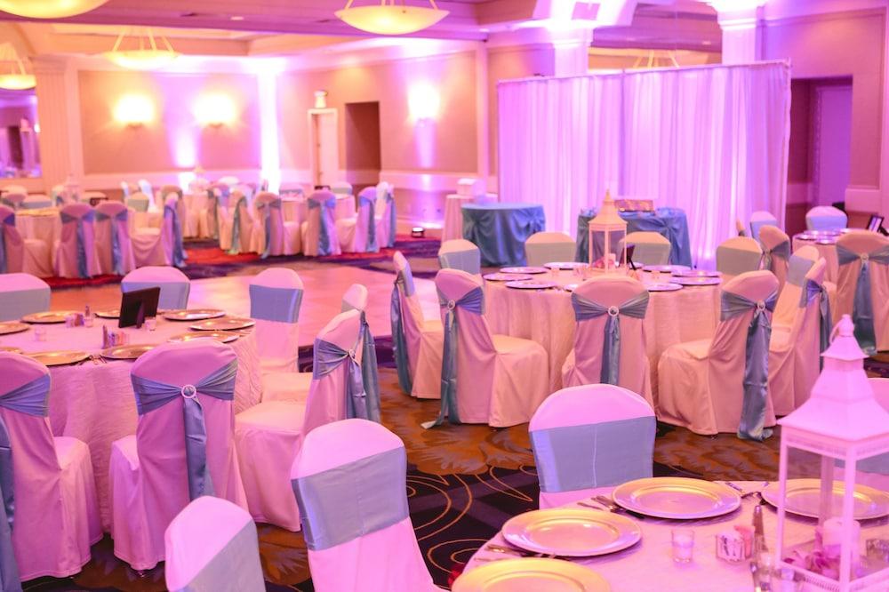 Crowne Plaza Virginia Beach Town Center by IHG photo 27