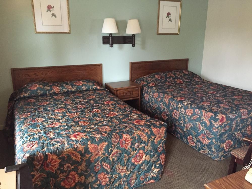 Double A Motel photo 18