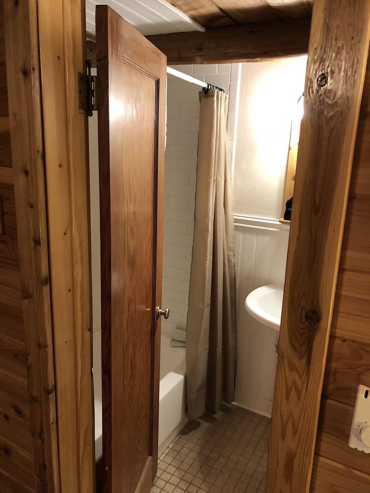 The Historic Madison Hotel Motel photo 35