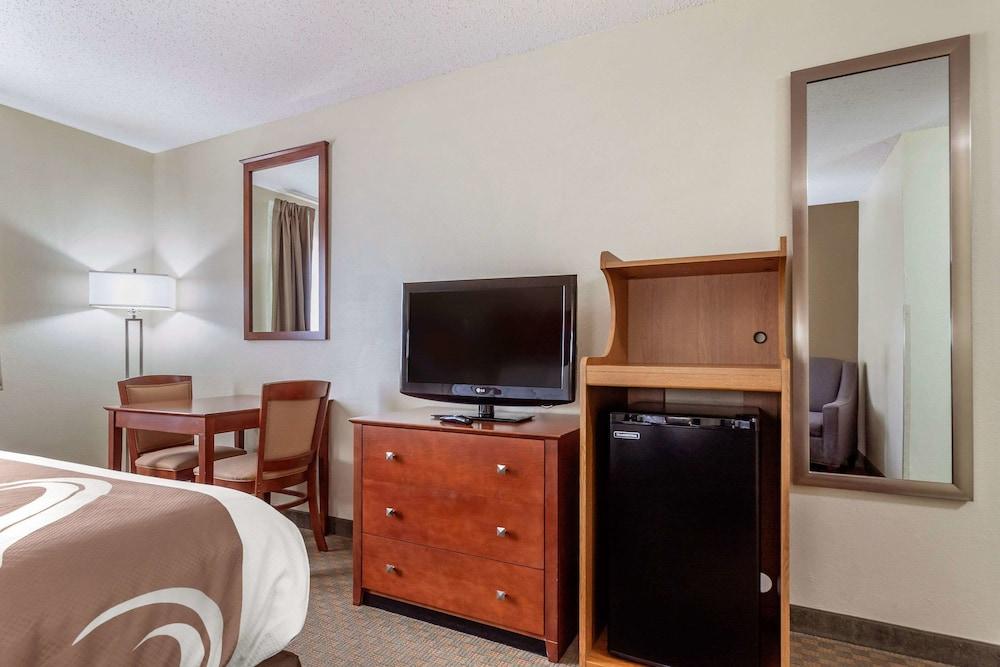Quality Inn Hays I-70 photo 33