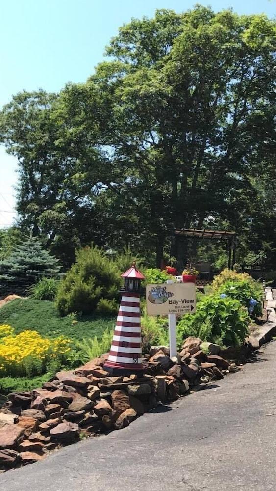 Mount Battie Inn photo 58