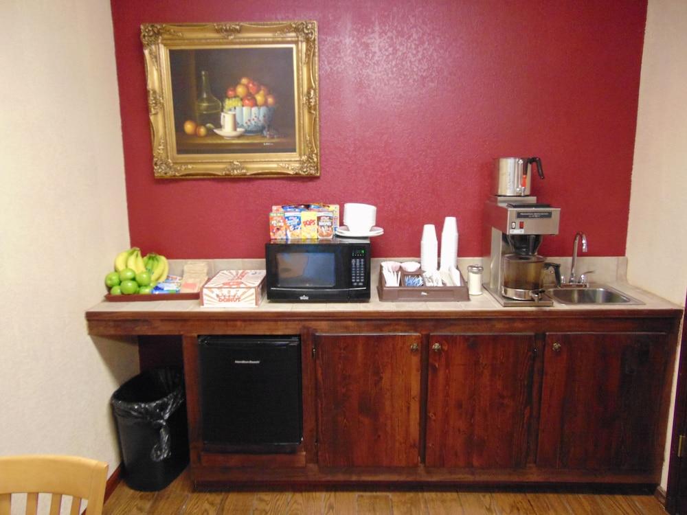 Candlelight Inn photo 9