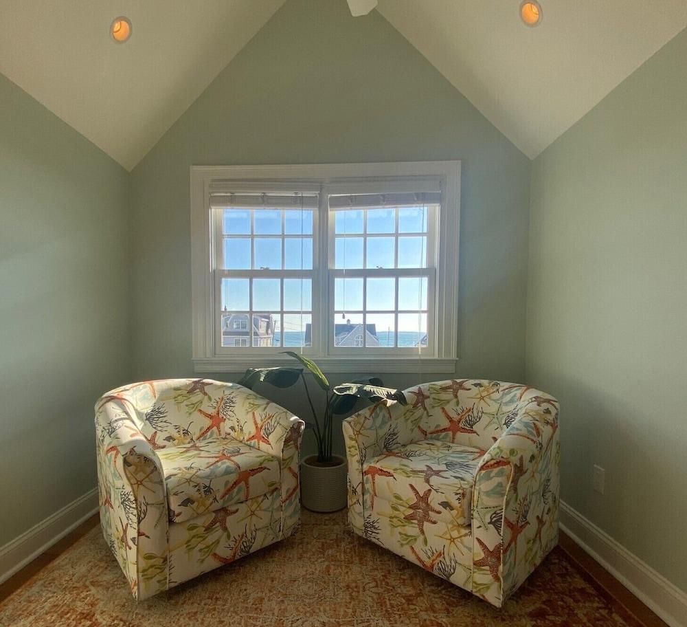 Beach Breeze Inn photo 12