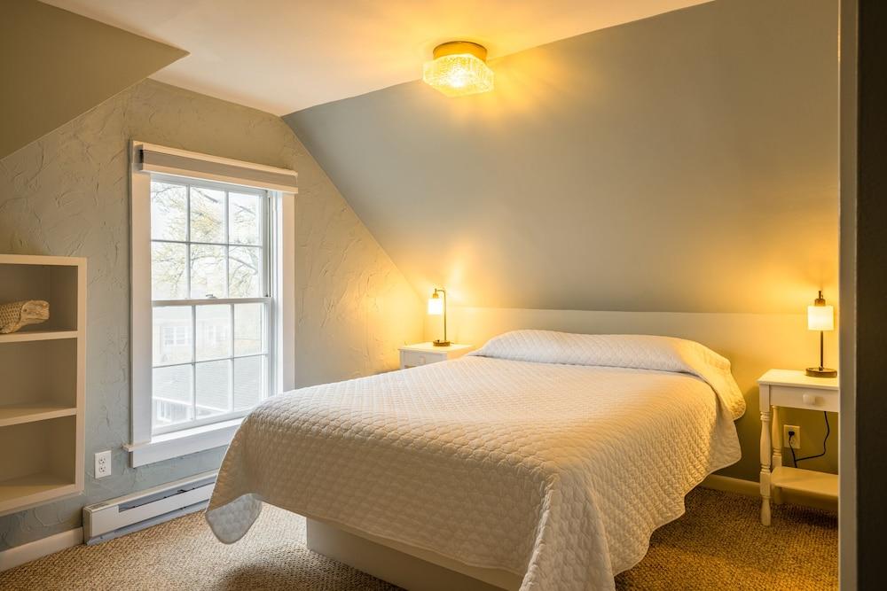 Eagle House Motel photo 84