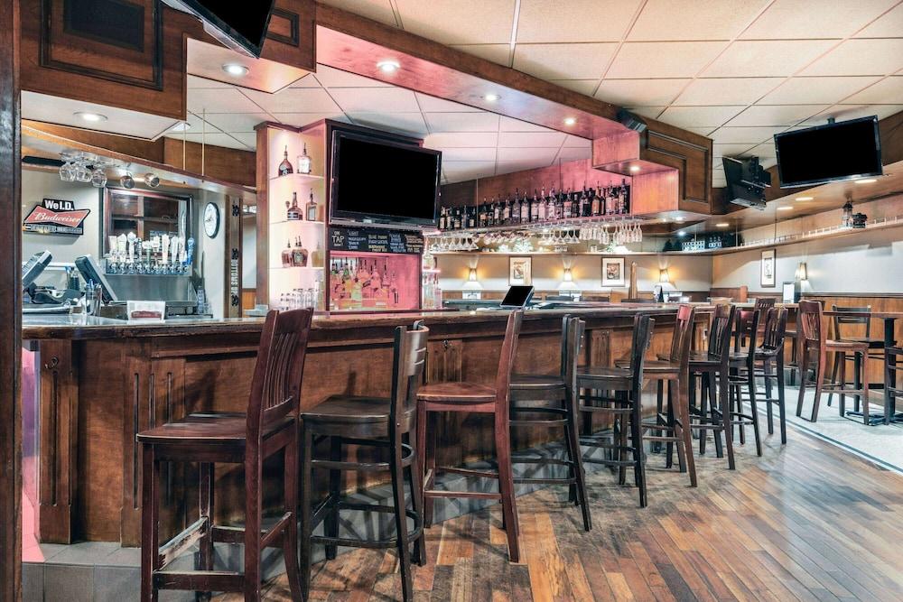 AmericInn by Wyndham Duluth South Black Woods Event Center photo 31