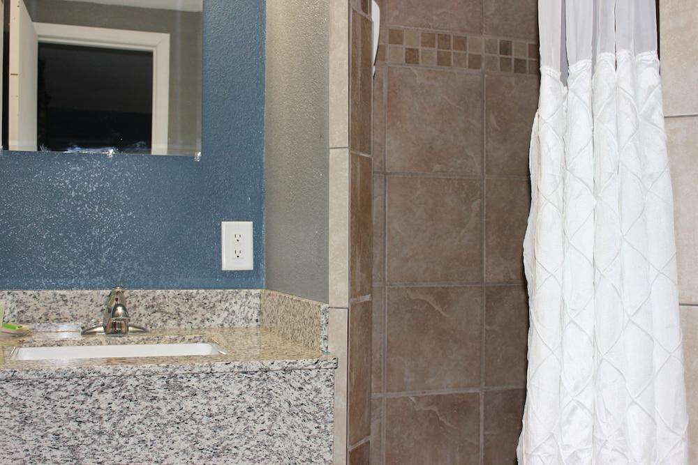 Econo Lodge Oskaloosa photo 12