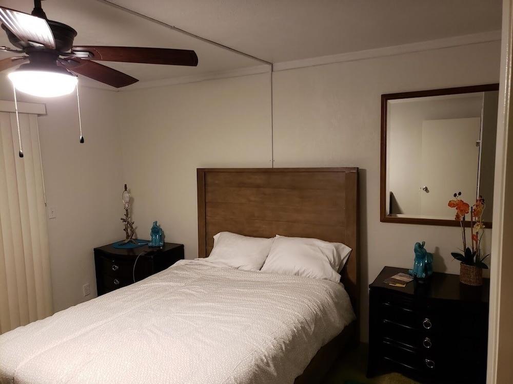 Borrego Springs  Embassy photo 3