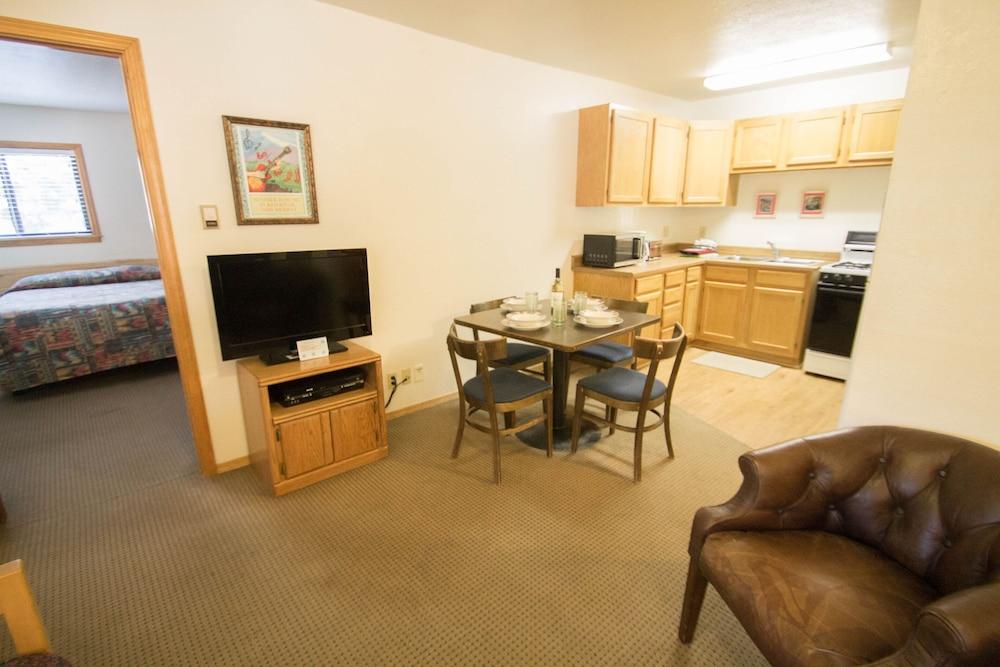 Thunderbird Lodge photo 12