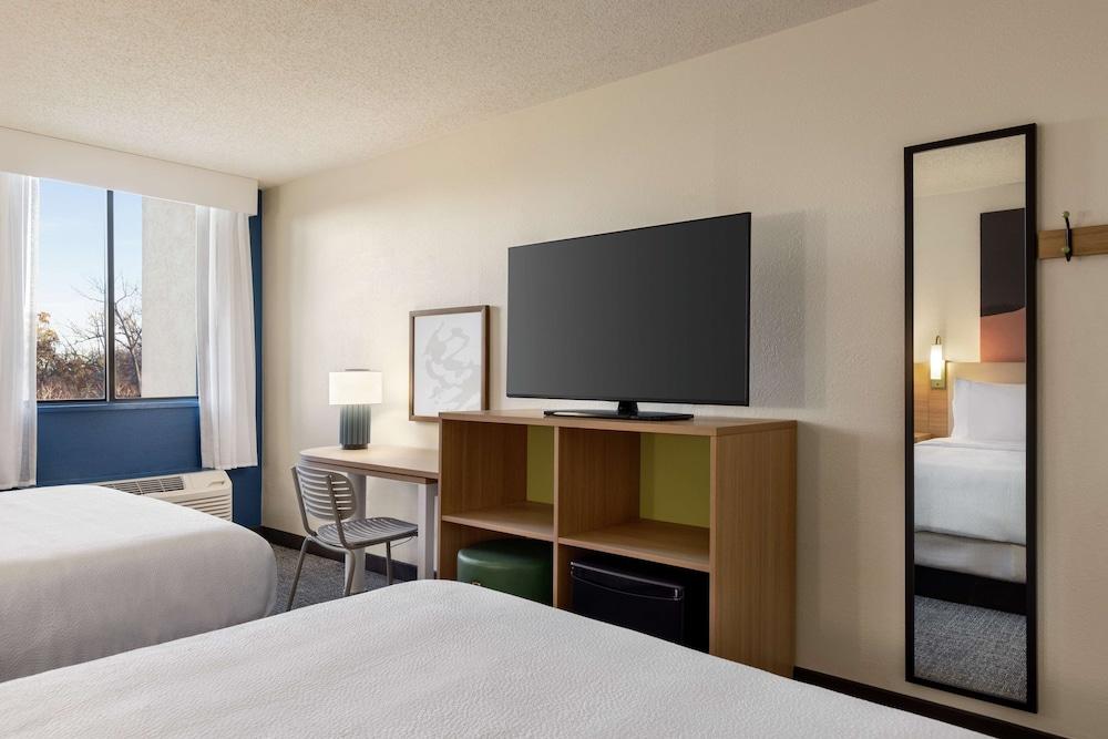 Spark by Hilton Germantown Washington DC North photo 20