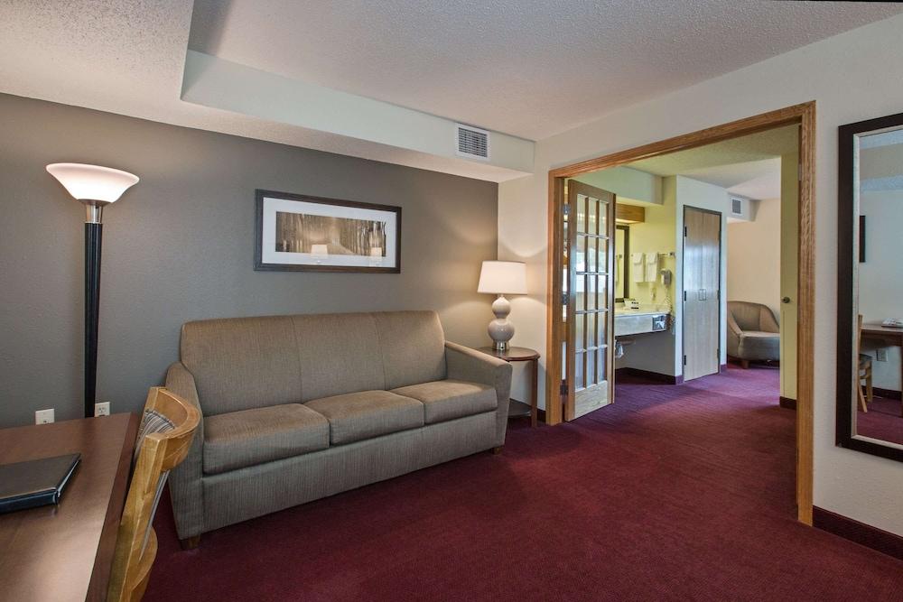AmericInn by Wyndham Iowa Falls photo 4