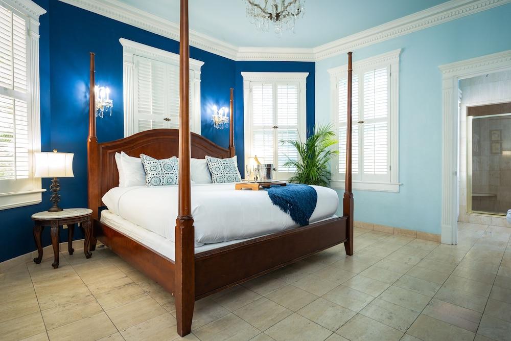 Southernmost House photo 13