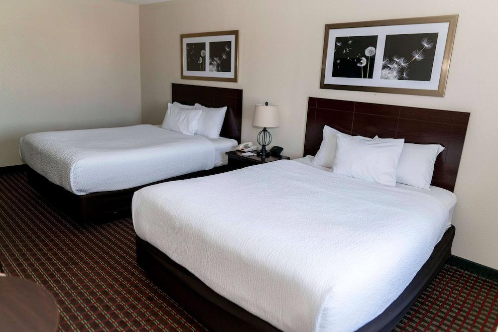 Ramada by Wyndham Tell City photo 13