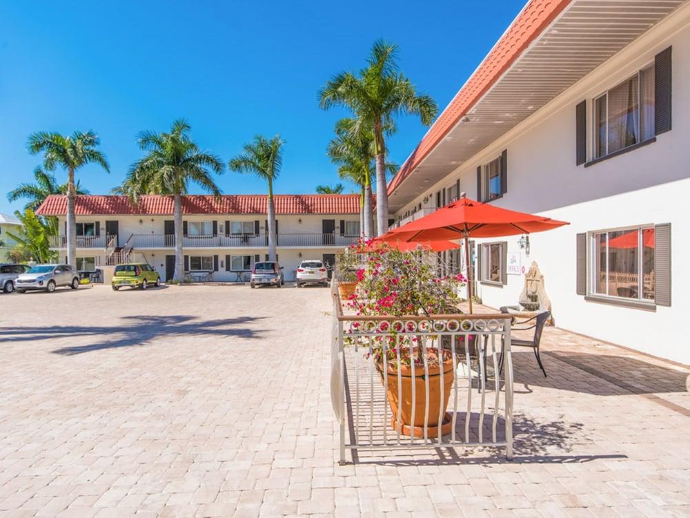 Hibiscus Suites - Gateway to Siesta Key photo 30