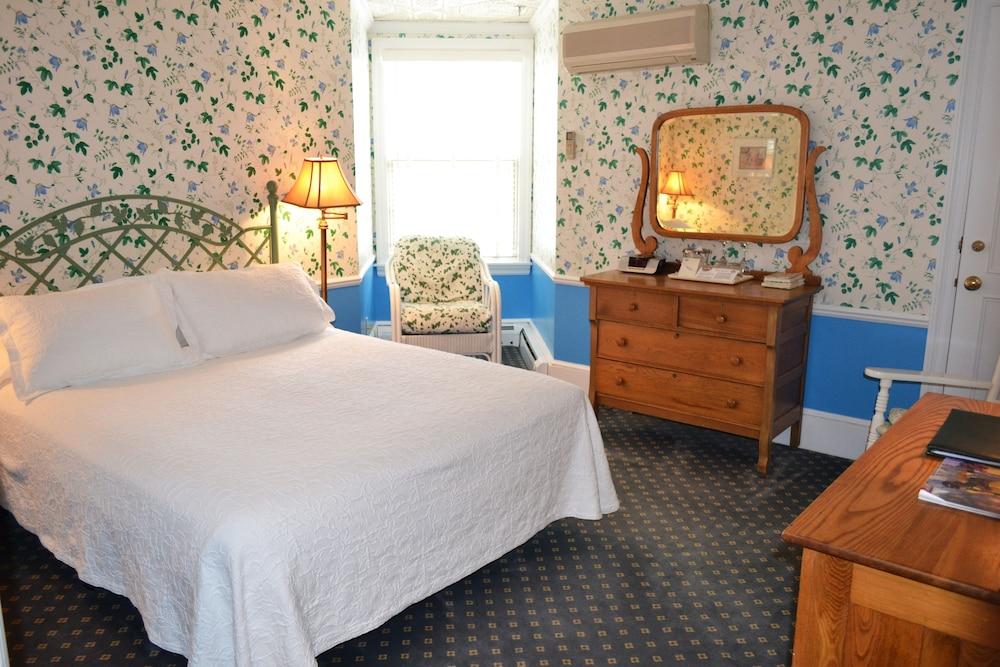 Stafford's Bay View Inn photo 23
