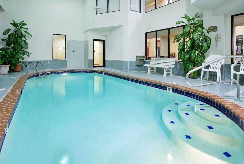 Holiday Inn Express & Suites St. Louis West - Fenton by IHG photo 45