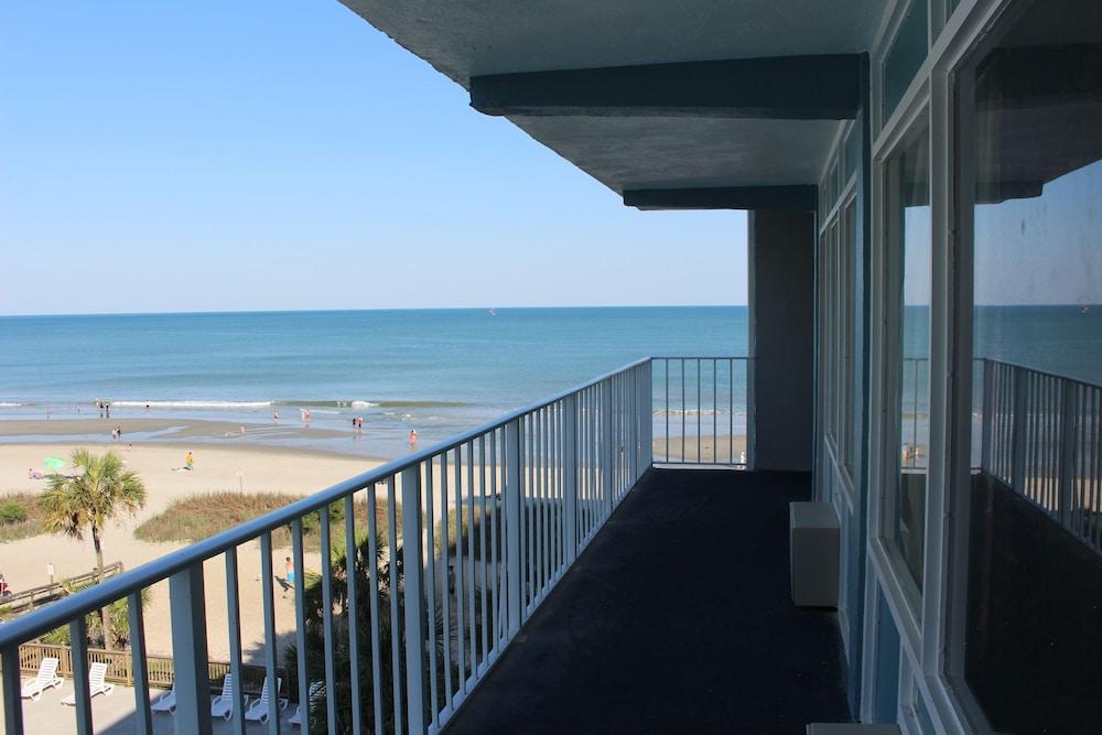 Blu Atlantic Oceanfront Hotel & Suites photo 44