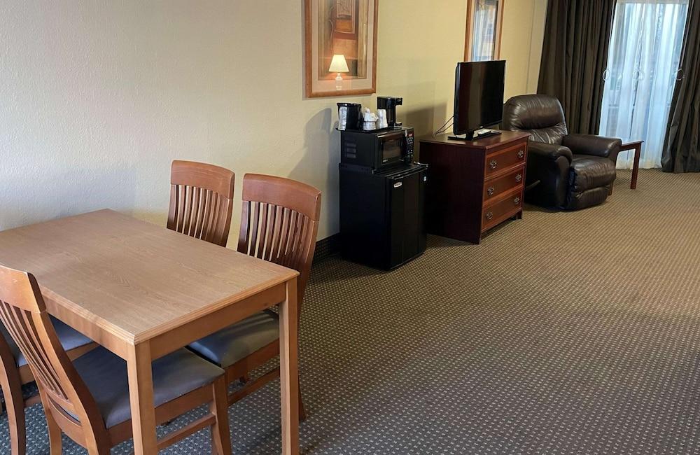 Crossroads Hotel and Event Center photo 51