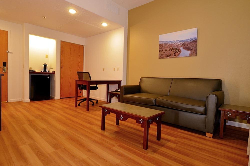 Ohkay Casino Resort Hotel photo 12