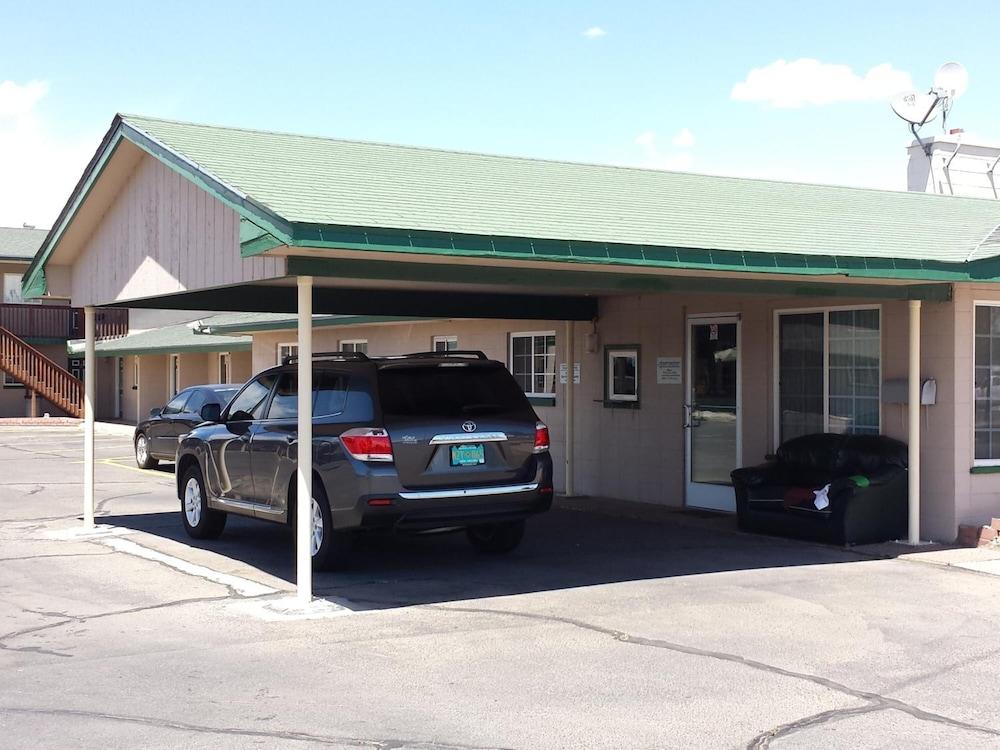Encore Motel photo 7