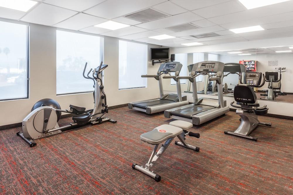 Ramada by Wyndham San Diego National City photo 26
