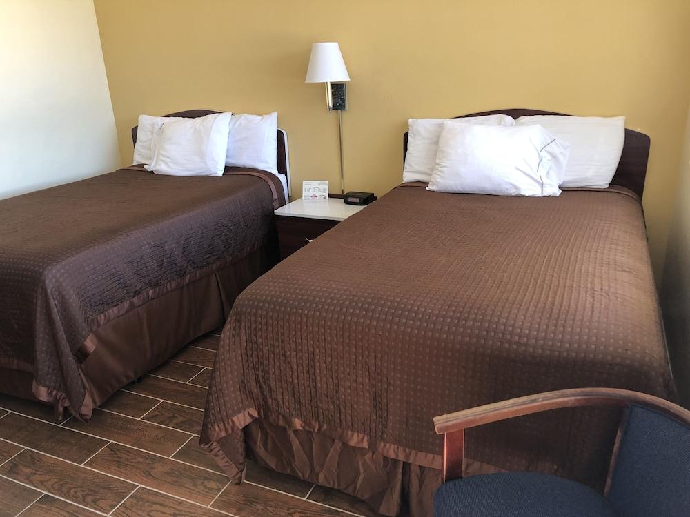 Economy Inn photo 23