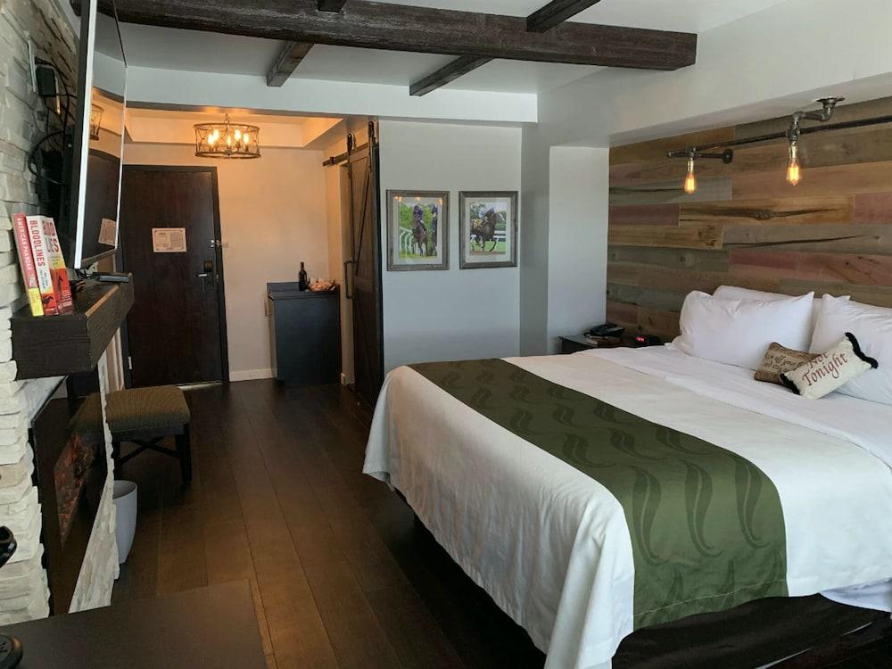 Cedar Stables Inn and Suites photo 18