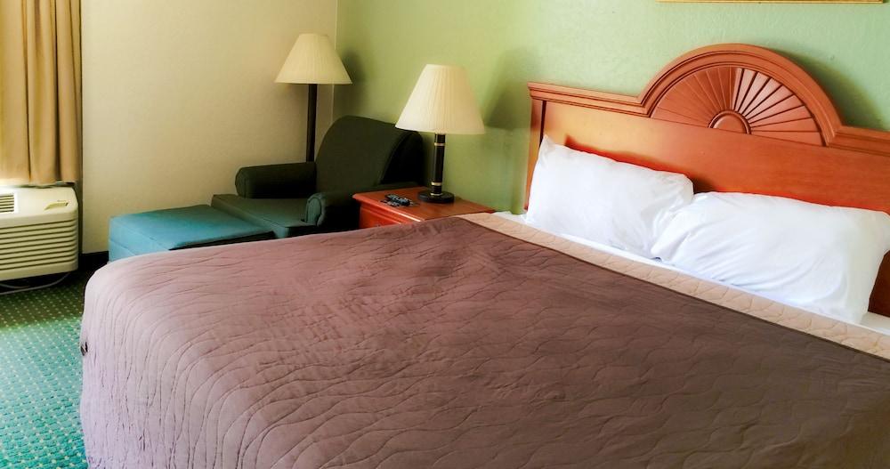 Stay Inn and Suites photo 9