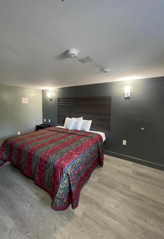 Travelers Rest Motel photo 3