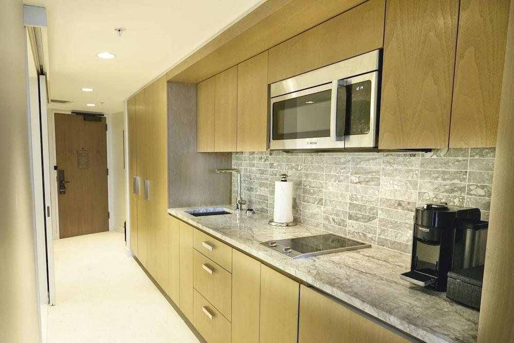 Real Select at the Ritz Carlton Residences, Waikiki Beach photo 37