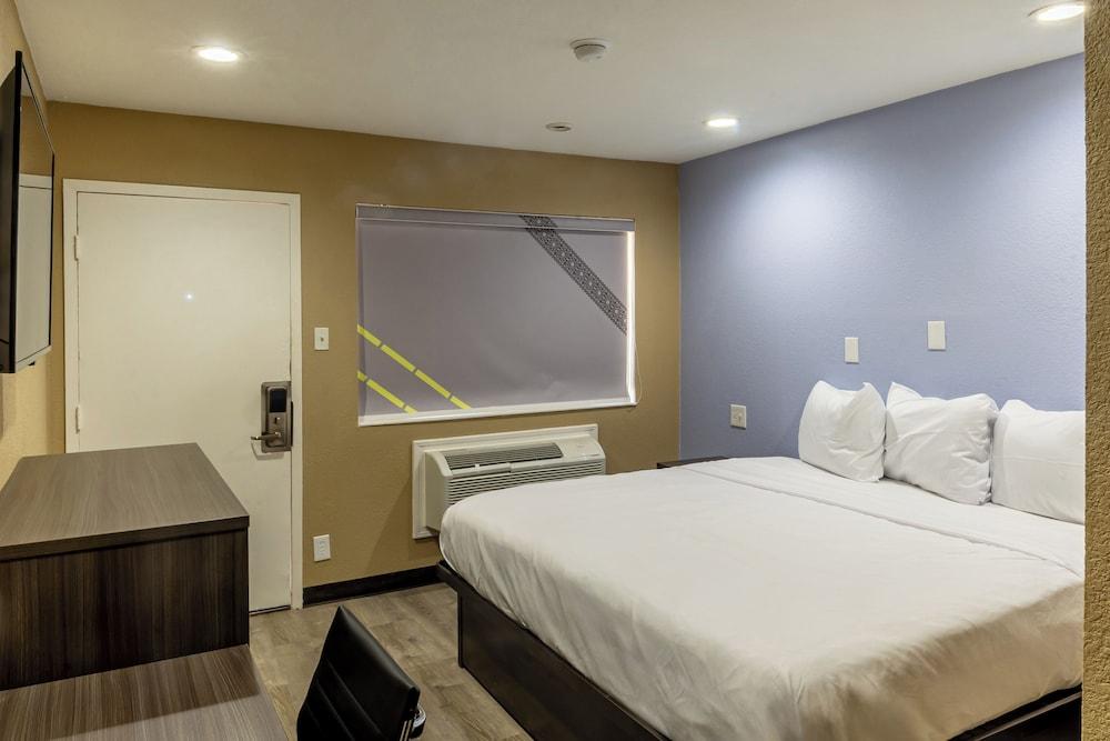 Super 8 by Wyndham Big Spring photo 8