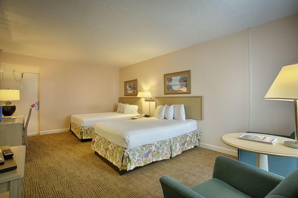Sandcastle Resort at Lido Beach photo 16