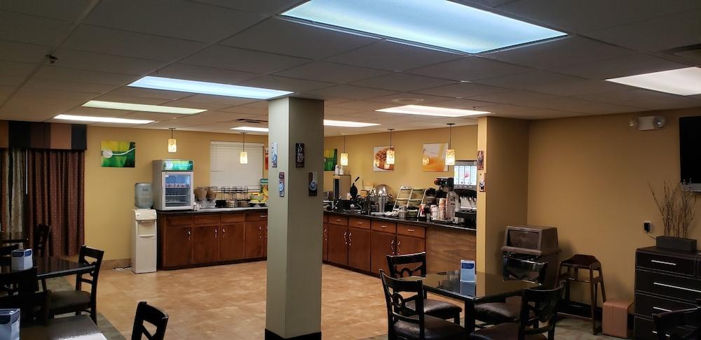 Quality Inn & Suites Lafayette photo 42